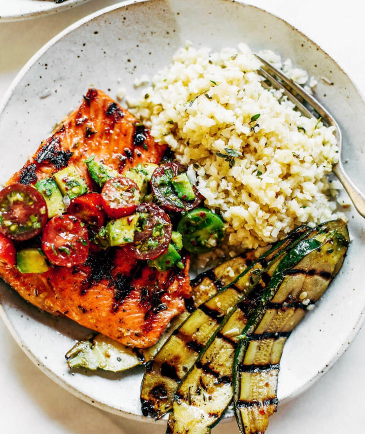 Grilled Salmon and Pesto Zoodles